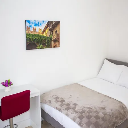A Charming In Apartment *