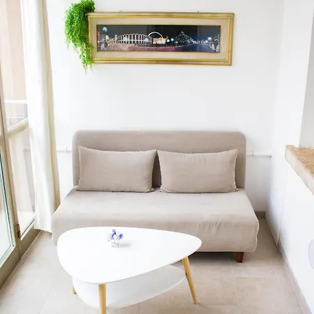 Apartment A Charming In Verona